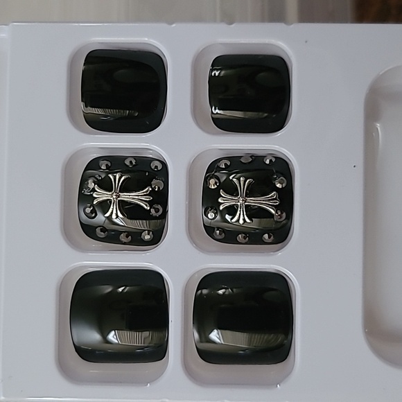 3D Cross & Rhinestones Press on Toenails - Picture 10 of 13